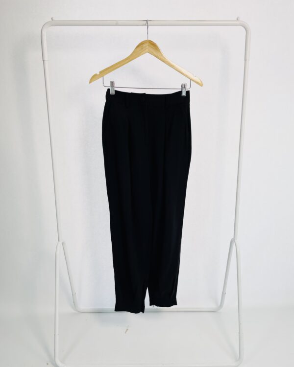 Calça preta com pregas na frente HERING - 36 - VENDIDO SISTEMA OTTO