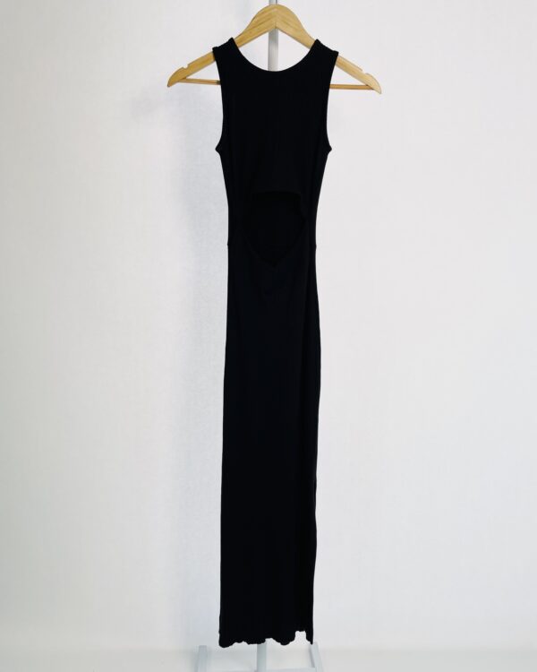 Vestido midi malha canelada preto com recorte na cintura MARIA EMILIA - PP - VENDIDO SISTEMA OTO