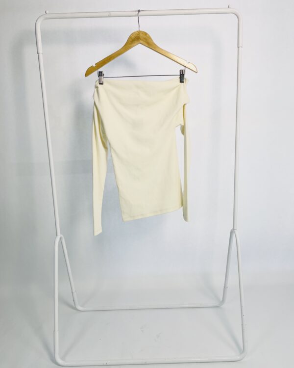 Blusa malha canelada off white ombro a ombro e mangas longas ZARA - P *nunca usado* - VENDIDO SITEMA OTO