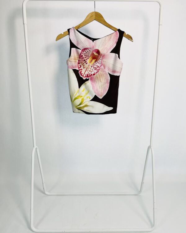 Regata marrom com estampa flor na frente ZARA - P * nunca usada * - VENDIDO SISTEMA OTO