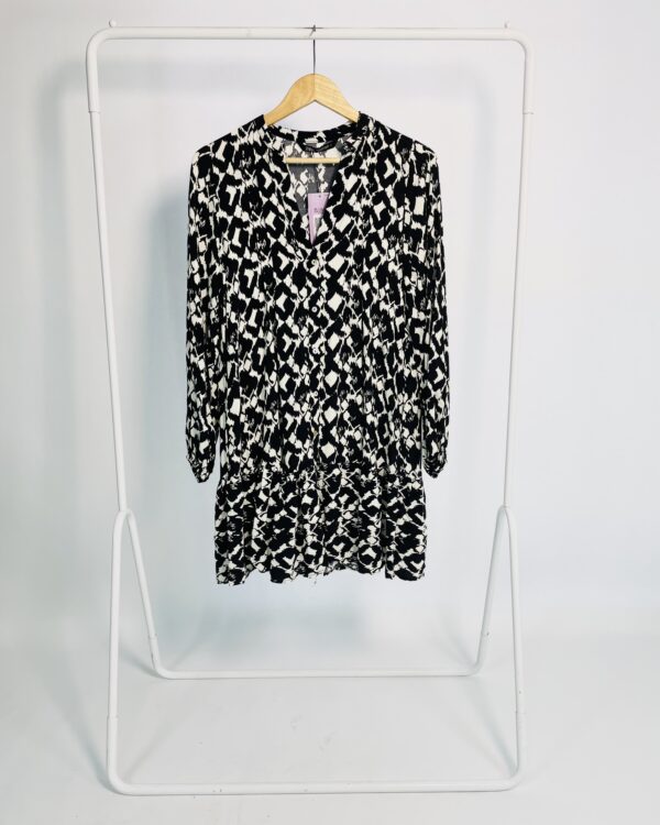 Vestido preto e branco com mangas longas curto ZARA - PP - VENDIDO SISTEMA OTO