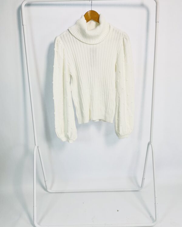 Blusa tricot branca gola alta detalhes nas mangas DOCE DE COCO - M