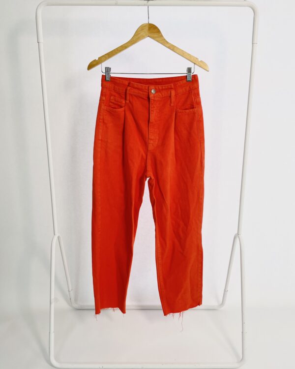 Calça sarja laranja pregas na frente FARM - 34