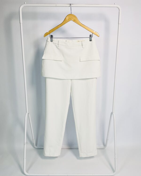 Calça branca com sobreposição saia NV - 40
