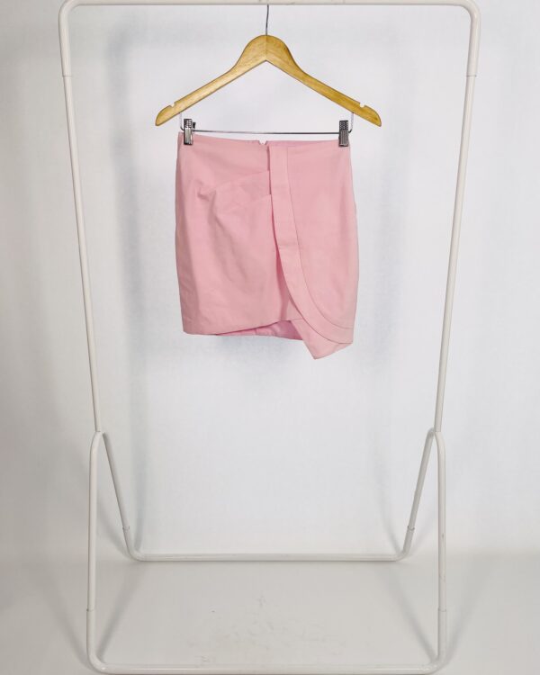 Saia curta rosa claro detalhe na frente IORANE - 34