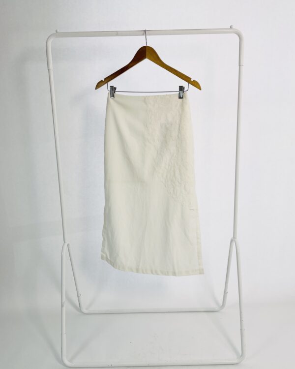 Saia midi linho off white com bordados DU - P *nunca usada*