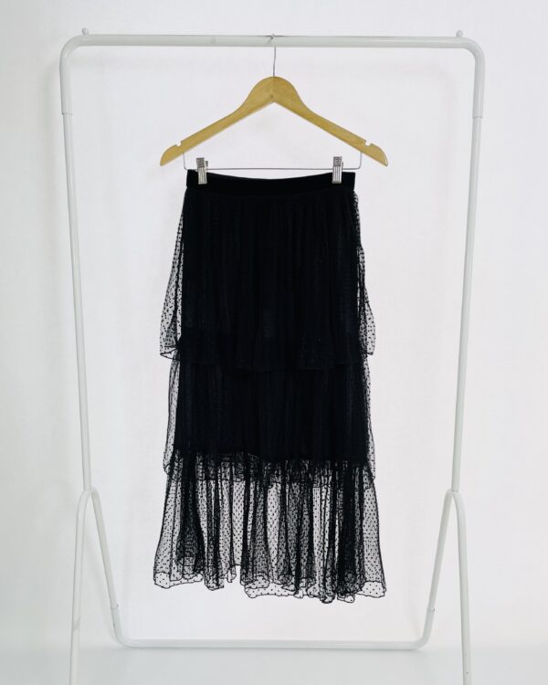 Saia midi tule preta com poá e camadas ZARA - P