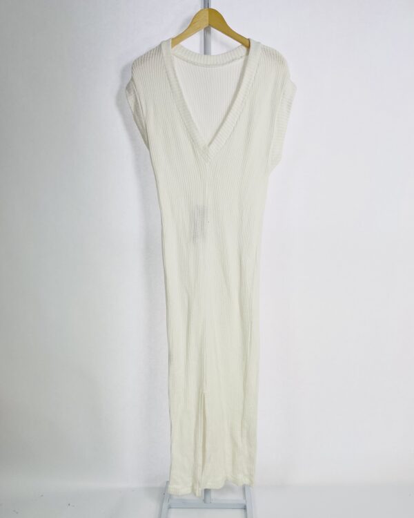 Vestido longo tricot branco decote v nas costas RESERVED - P