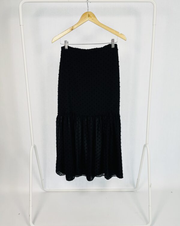 Saia midi preto bolinhas pretas barra rodada SOHO - P