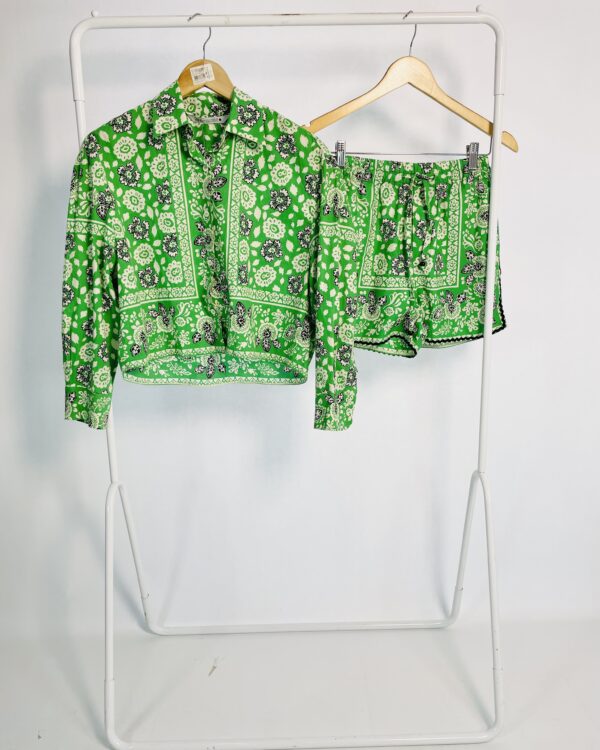 Conjunto short e camisa curta de algodçao verde estampado ZARA - PP - VENDIDO SISTEMA OTO