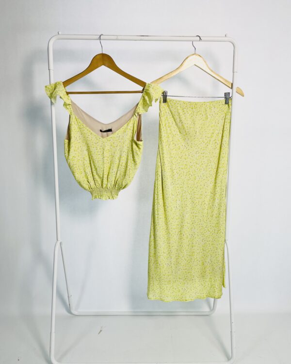 Conjunto saia midi e cropped verde claro com estampa floral LEELOO - P