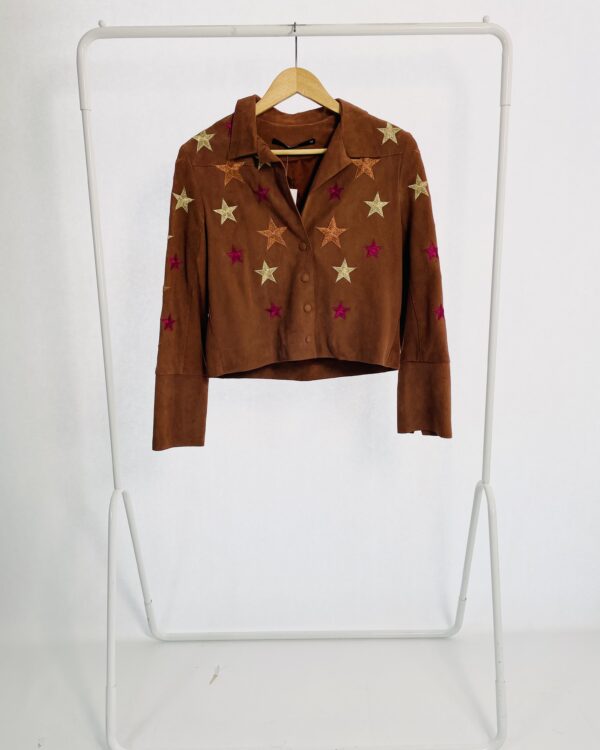 Camisa curta couro chamois marrom com estrelas bordadas EVA - 34