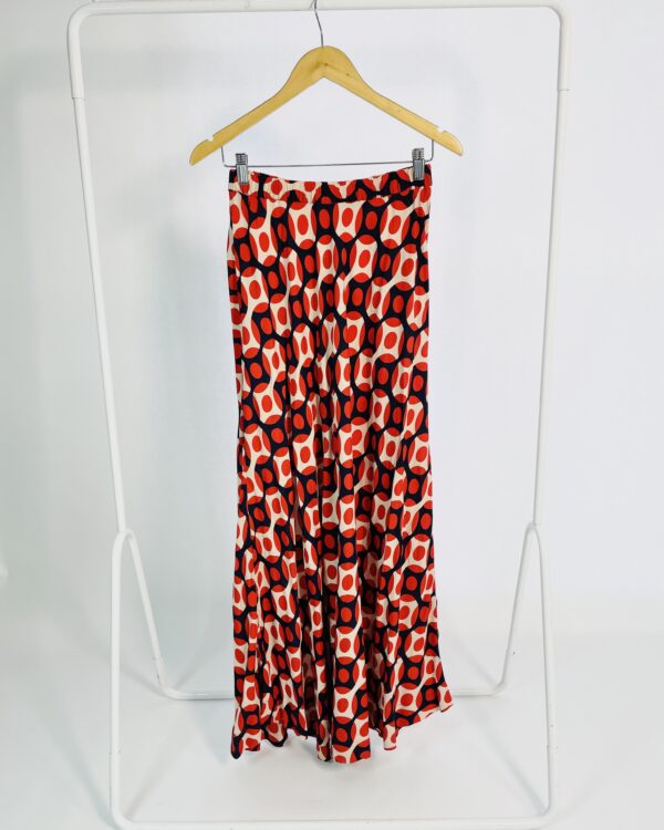 Saia longa estampa geométrica em tons de azul marinho vermelho e bege TOTEM - P