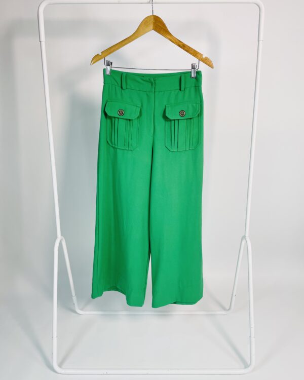 Calça verde com bolsos e botões na frente LITT - 38