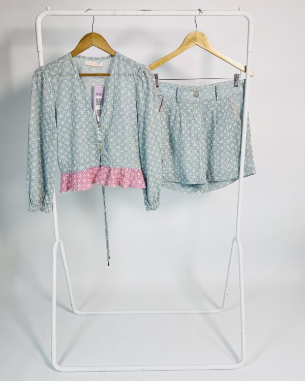 Conjunto azul laise bordados short e bata com roxo AHKA - M - VENDIDO SISTEMA OTO