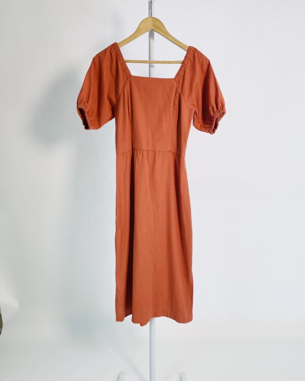 Vestido midi linho terracota com lastex nas costas e mangas SHII - M