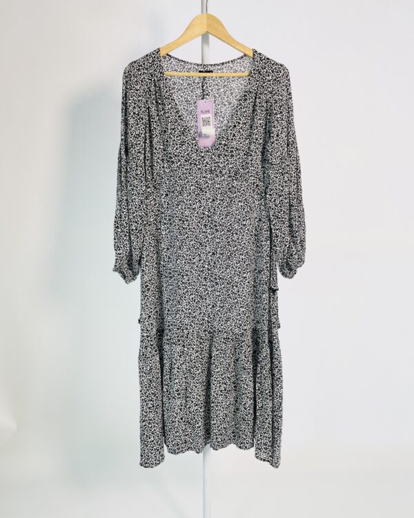 Vestido midi p&b estampada com mangas LOJA 3 - P - VENDIDO SISTEMA OTO