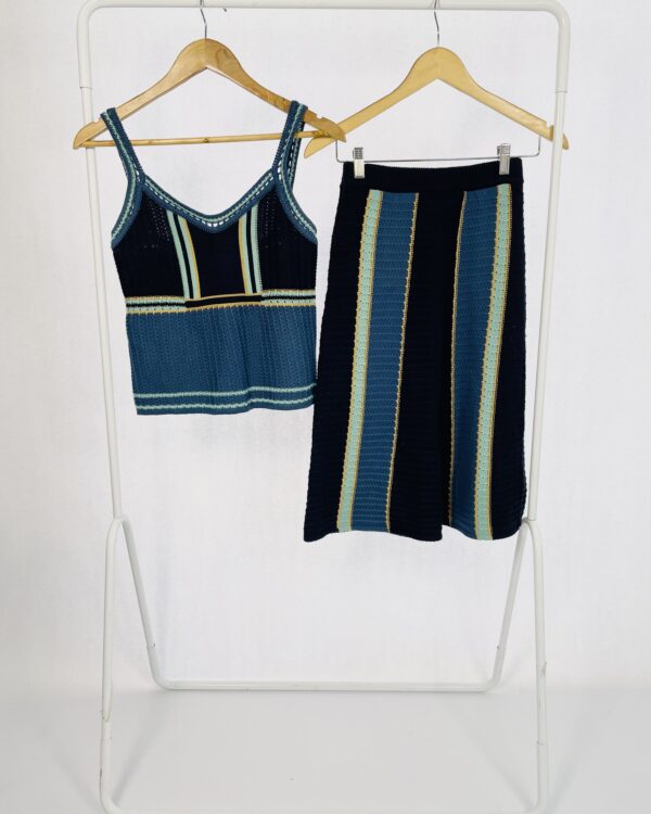 Conjunto Tricô Top e Saia Tricô Azul Verde e Dourado MARIA FILÓ - P