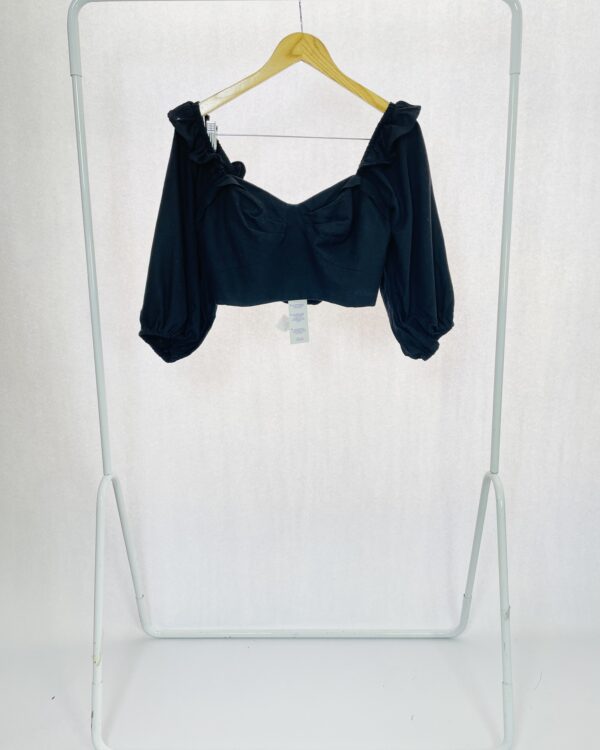 Cropped preto mangas bufantes lastex nas costas FARM - G