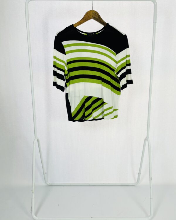 Blusa Manga Curta Estampada Verde, Preto e Branco LUCIDEZ - P