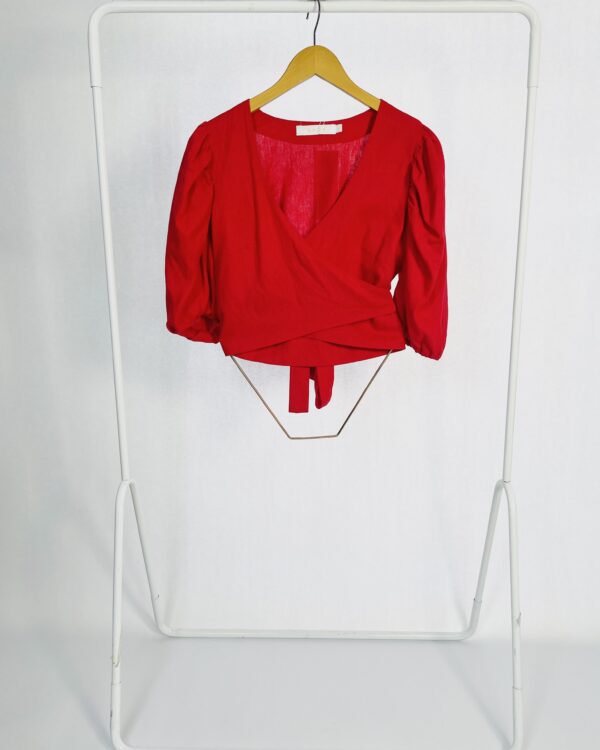 Blusa vermelha transpassada mangas bufantes AHKA - P *nunca usada*