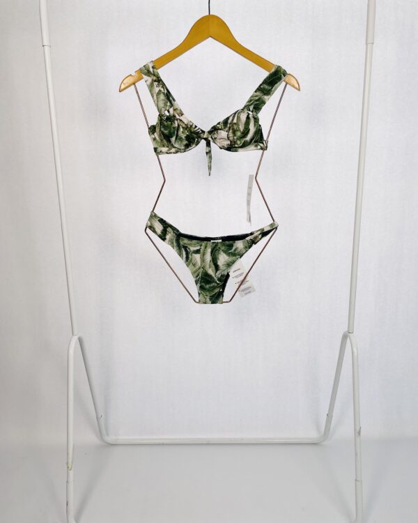 Conjunto Top e Calcinha Branco com Folhas Verdes EMI Beachwear - P (Nunca usado)
