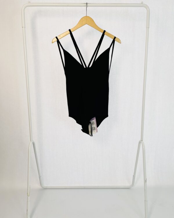 Body tricot preto decote nas costas TD - M *nunca usado*