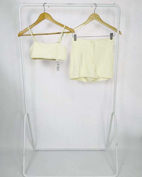Conjunto short curto e top branco canelado SALT & POOL - P