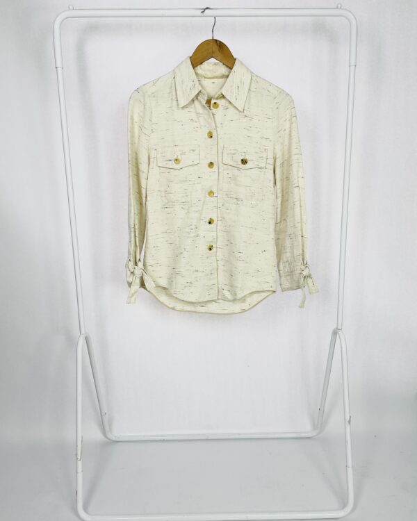 Camisa Manga Longa tom areia com pinceladas de azul e vermelho CHLOE - P