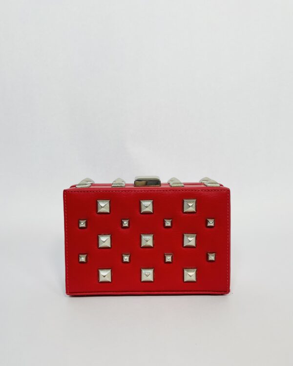Clucth vermelha com spikes SCHUTZ