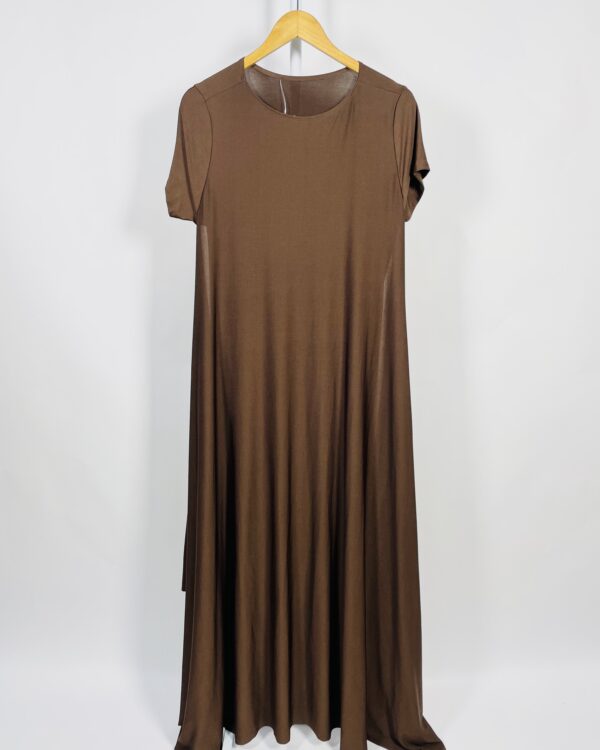 Vestido Longo Manga Curta Marrom Movimento com sobreposição - G