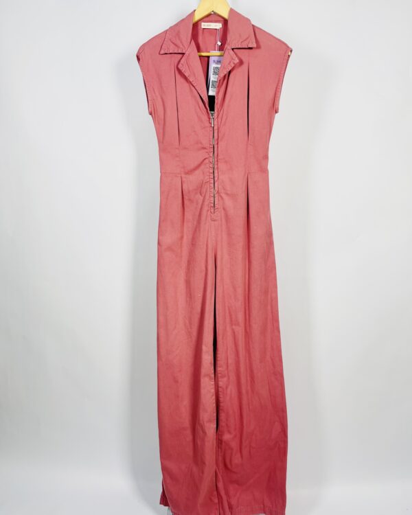 Macacão sarja rosa com zíper na frente e corte nas costas OH BOY - P