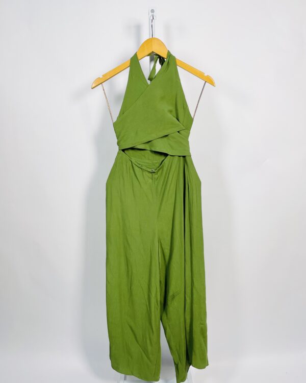 Macacão pantacourt verde frente única com amarração na frente FYI - 38