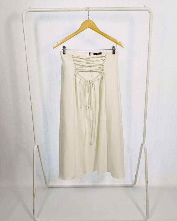 Saia midi branca pregas e trançado na frente MIXED - 40