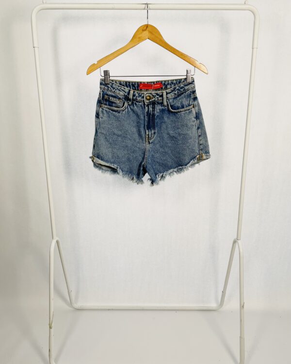 Short Jeans lavagem media Desfiados CANTÃO - 36