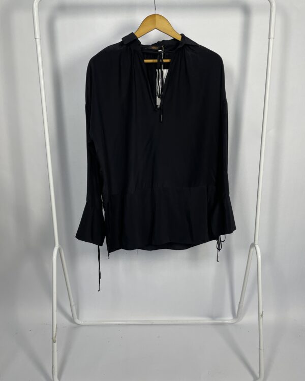 Blusa manga Longa preta Amarração busto ANIMALE - 42